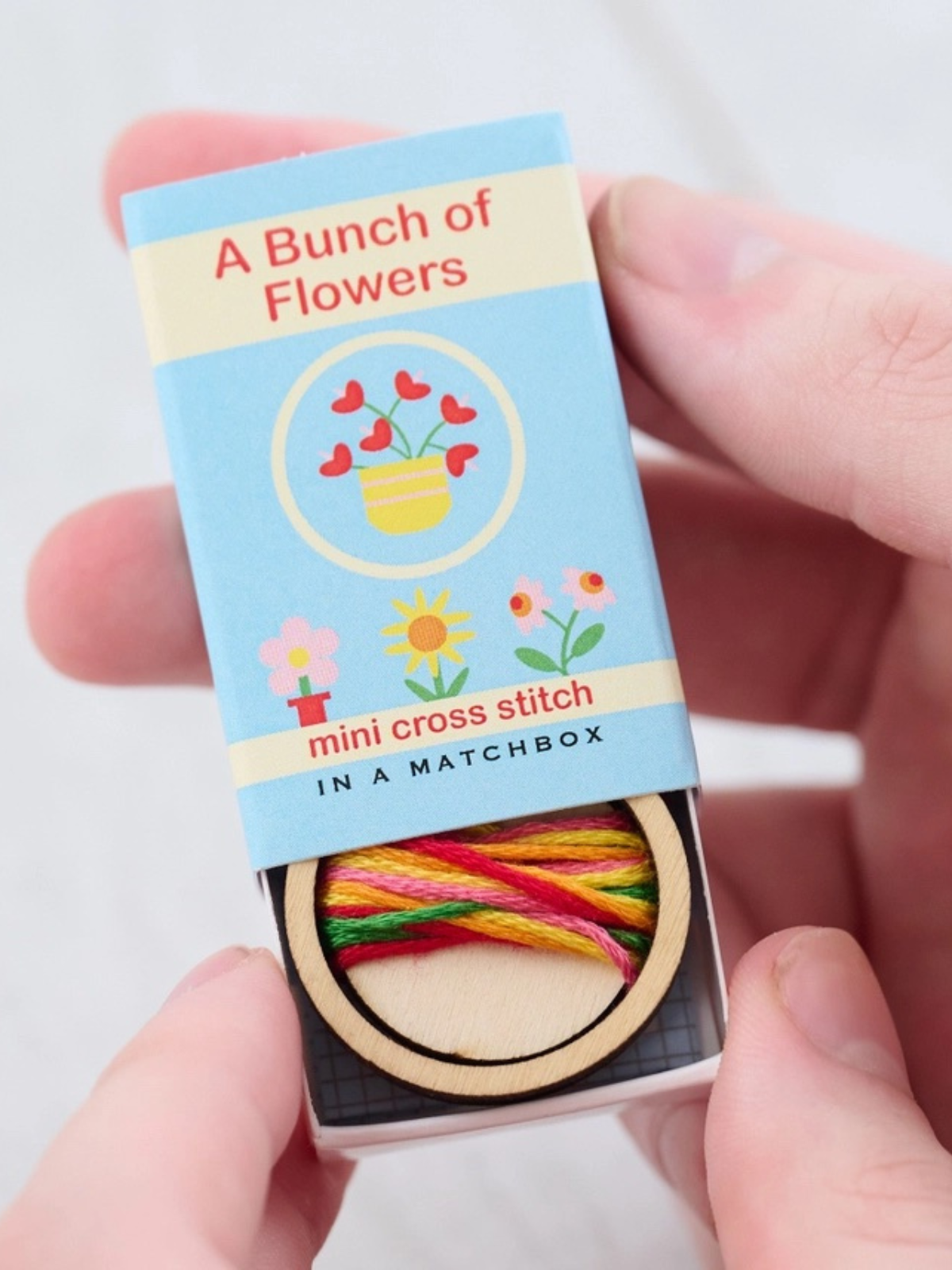 Matchbox Tiny Embroidery Kit - Bunch of Flowers