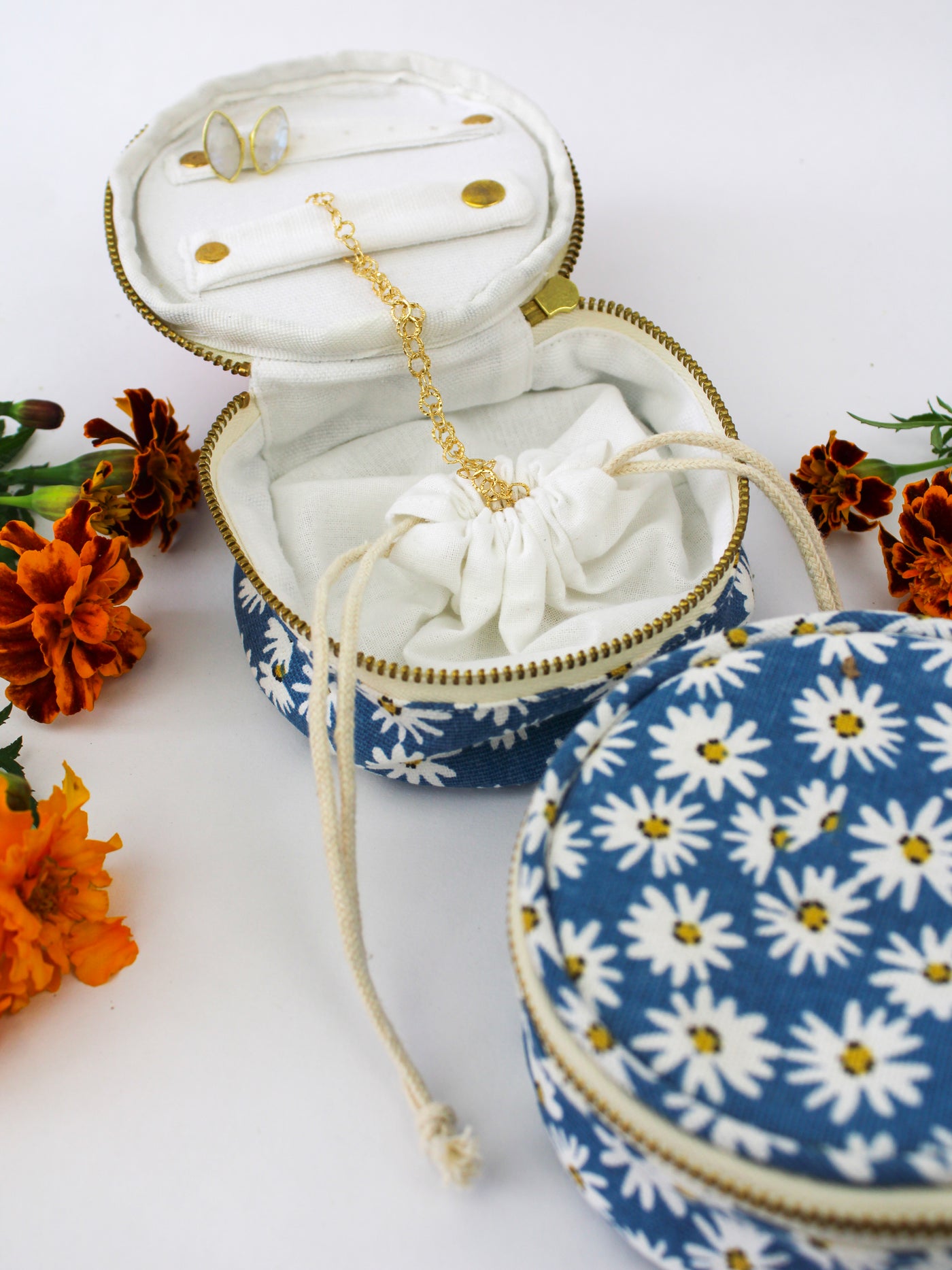 Blue Daisy Jewelry Pouch