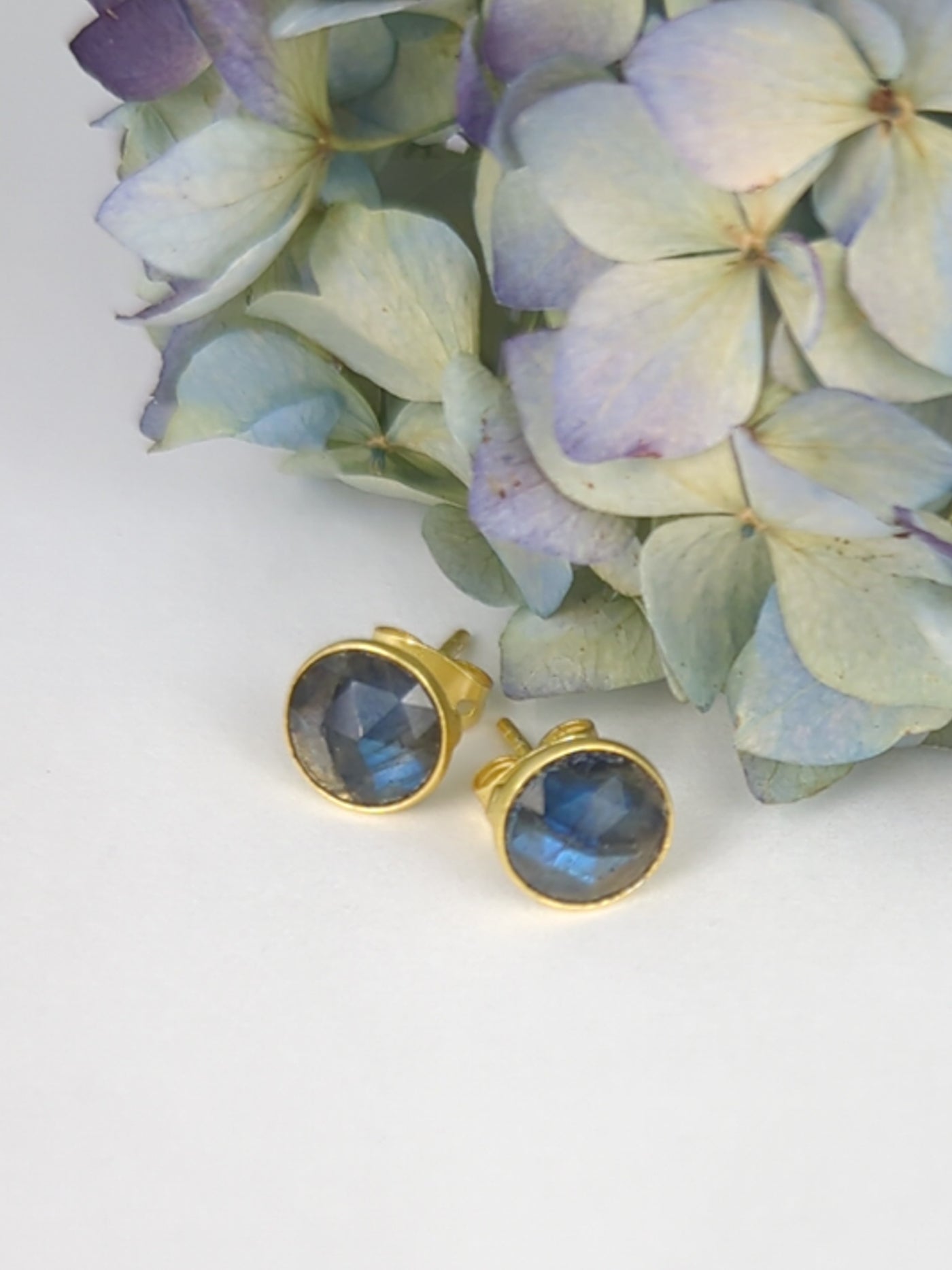 Pebble Stud Earrings - Gold